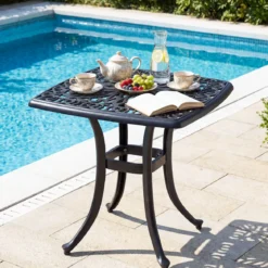 Aluminiumguss Beistelltisch mit Schirmloch & Verstellbaren Fußpolstern Wetterfester Balkontisch
