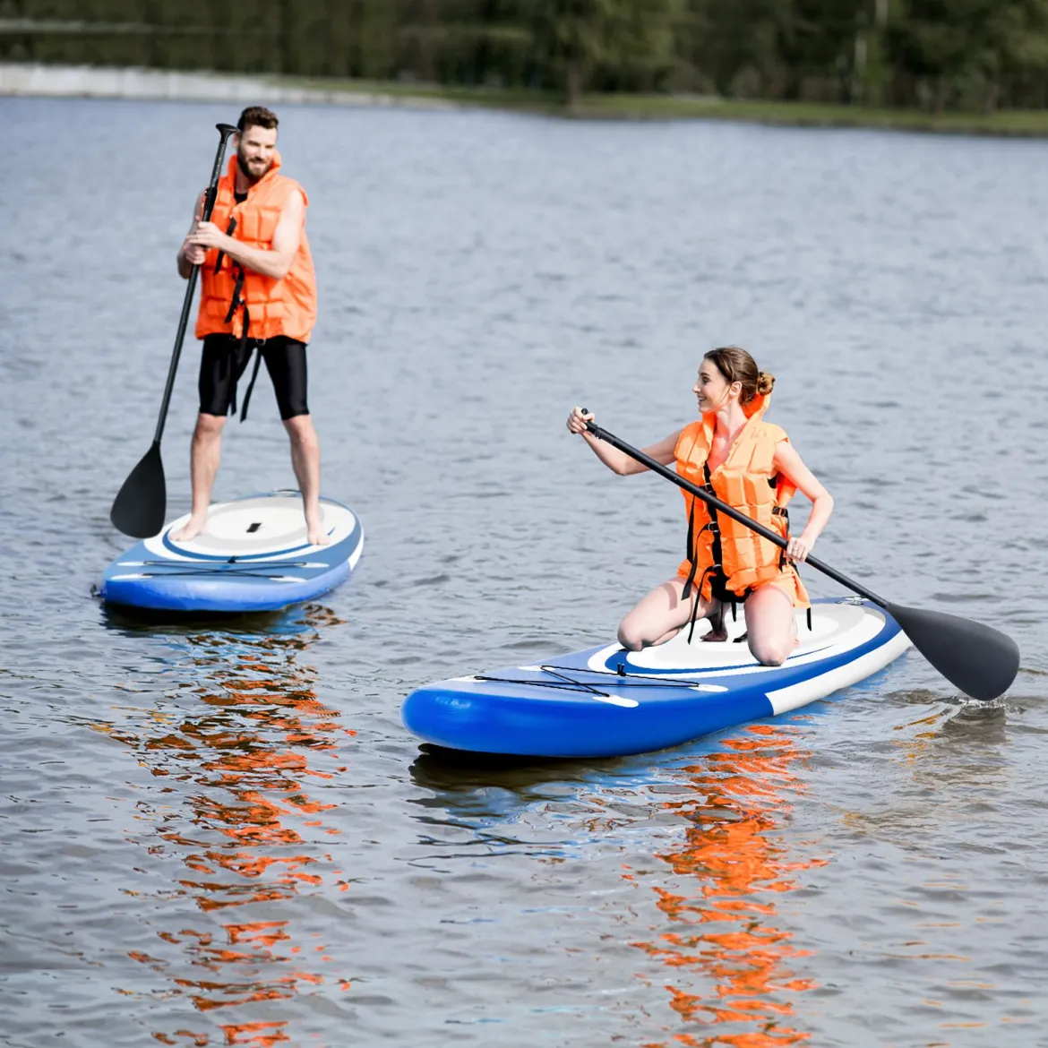 Aufblasbares Paddle Board mit verstellbarem Paddel tragbares SUP Board 335 x 80 x 15 cm Blau + Weiß