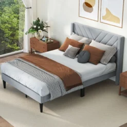 Bettgestell für 200 x 140 cm Matratze Gepolstertes Doppelbettgestell Plattformbett mit Kopfteil Grau