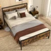 Bettgestell für 200 x 140 cm Matratze Industrielles Metallbett mit Hölzernem Kopf- & Fußteil