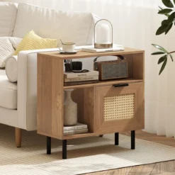 Boho Rattan Nachttisch Akzent-Beistelltisch mit Ablagefach Schrank & Metallbeinen Rustikaler Nachttisch Natur