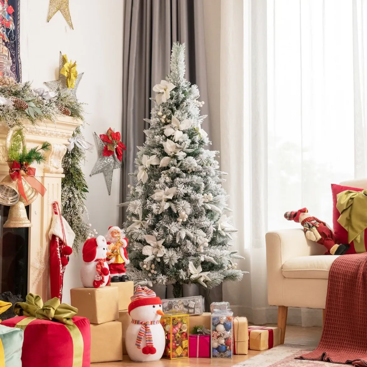 150 cm hoher künstlicher verschneiter Bleistift-Weihnachtsbaum mit weißen Beeren & Weihnachtssternen