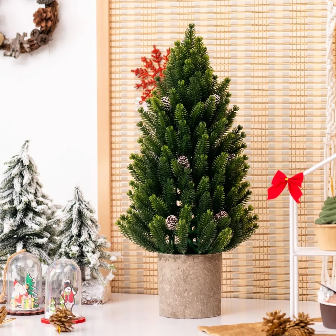 47 cm hoher realistischer Mini-WeihnachtsbaumKünstlicher Tisch-Weihnachtsbaum Grün