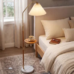 160 cm Stehlampe mit Ablage Plissee Lampenschirm aus Papier mit Verstellbarem Lampenkopf
