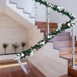 270 cm Weihnachtsgirlande mit 50 warmweißen LED-Leuchten künstliche Tannengirlande Grün