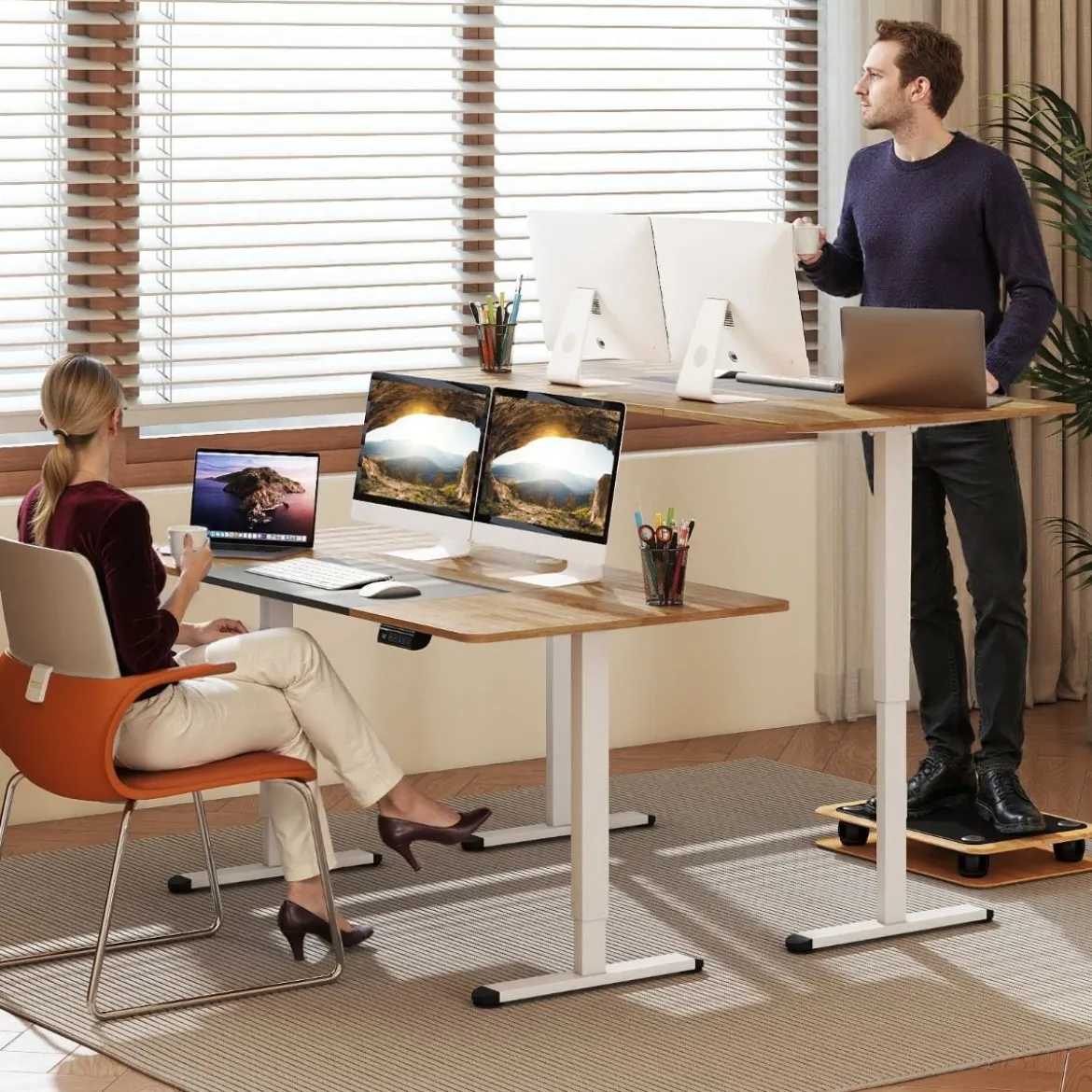 Elektrischer Stehschreibtisch 140 x 70 cm höhenverstellbarer Schreibtisch ergonomischer Sitz-Steh-Schreibtisch Beige/Braun/Natur
