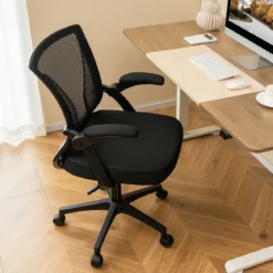 Ergonomischer Bürostuhl mit klappbaren Armlehnen Schreibtischstuhl mit mittlerer Rückenlehne 57 x 63 x 90–100 cm Schwarz