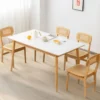 2er Set Rattan-Esszimmerstühle mit simulierter Rattan-Rückenlehne & Filzfußmatten & Holzgestell Mid-Century-Stil