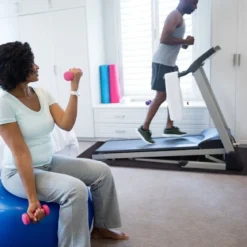 Fitnessgerätematte für Laufband und Heimtrainer zum Schutz von Hartholzböden Schwarz