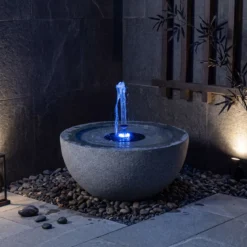 Gartenbrunnen Solarbetriebener Springbrunnen mit LED Beleuchtung und 3 Düsen Terrassenbrunnen