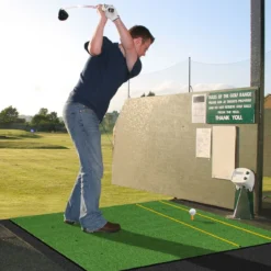 Golf Schlagmatte 2 Gummi Tees & 2 Ausrichtungsstäbe & 6 Abschlagpositionen 152 x 117 cm Dicke 27 mm