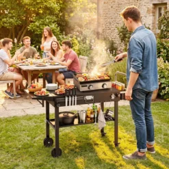 Grillwagen Outdoor Grilltisch auf Rollen mit Klappbarer Tischplatte Seitlicher Ablage