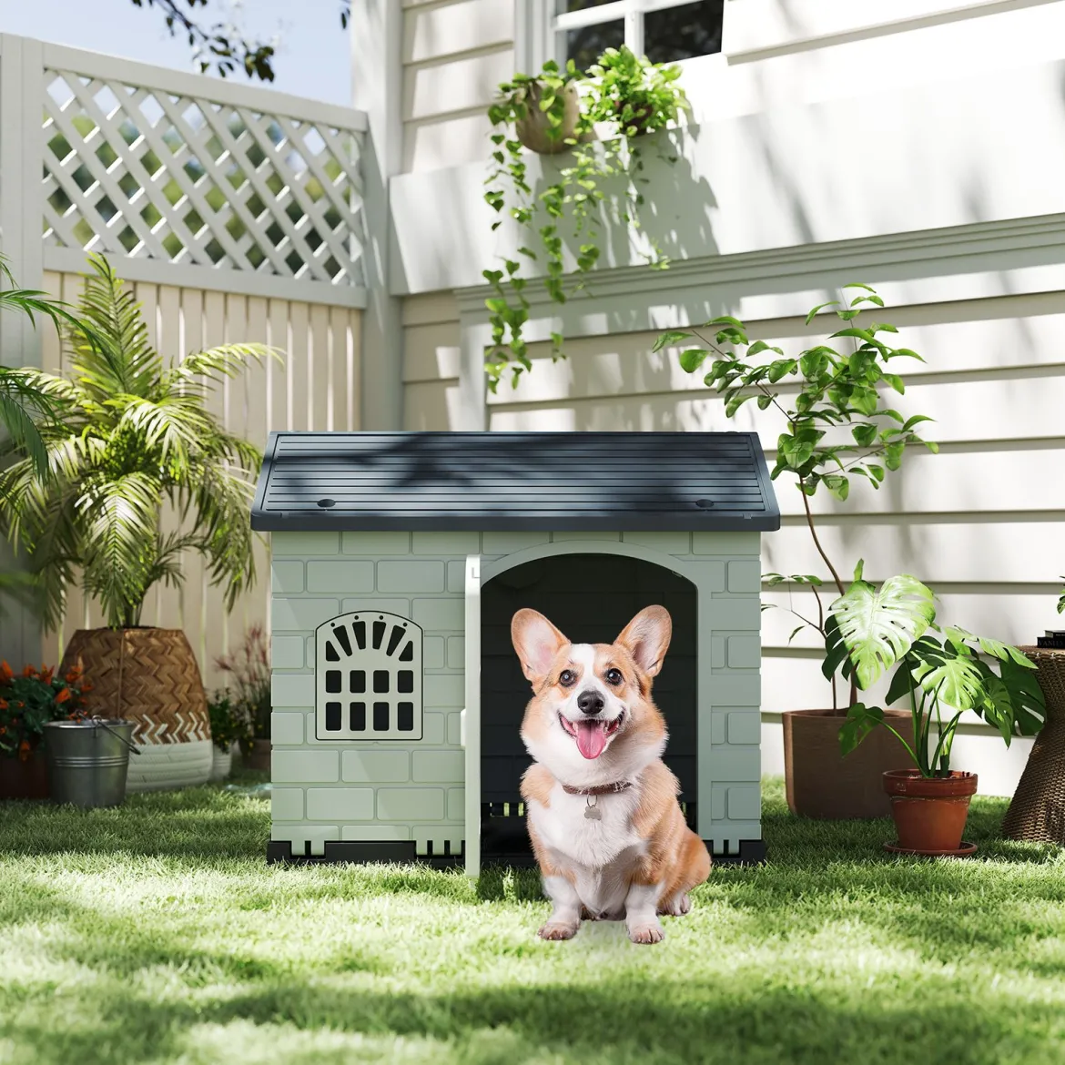 Hundehütte Kunststoff wetterfester Hundehaus mit abschließbarer Tür 3 Fenstern & Schrägdach für kleine Hunde Katzen