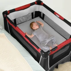 4-in-1-Baby-Laufstall Faltbares Deluxe-Babybett mit Rollen 103 x 72,5 x 112 cm Rot + Schwarz