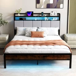 Kingsize Bettrahmen mit LED-Licht & Ladestation & Gepolstertem Kopfteil Metallgestell Bettgestell