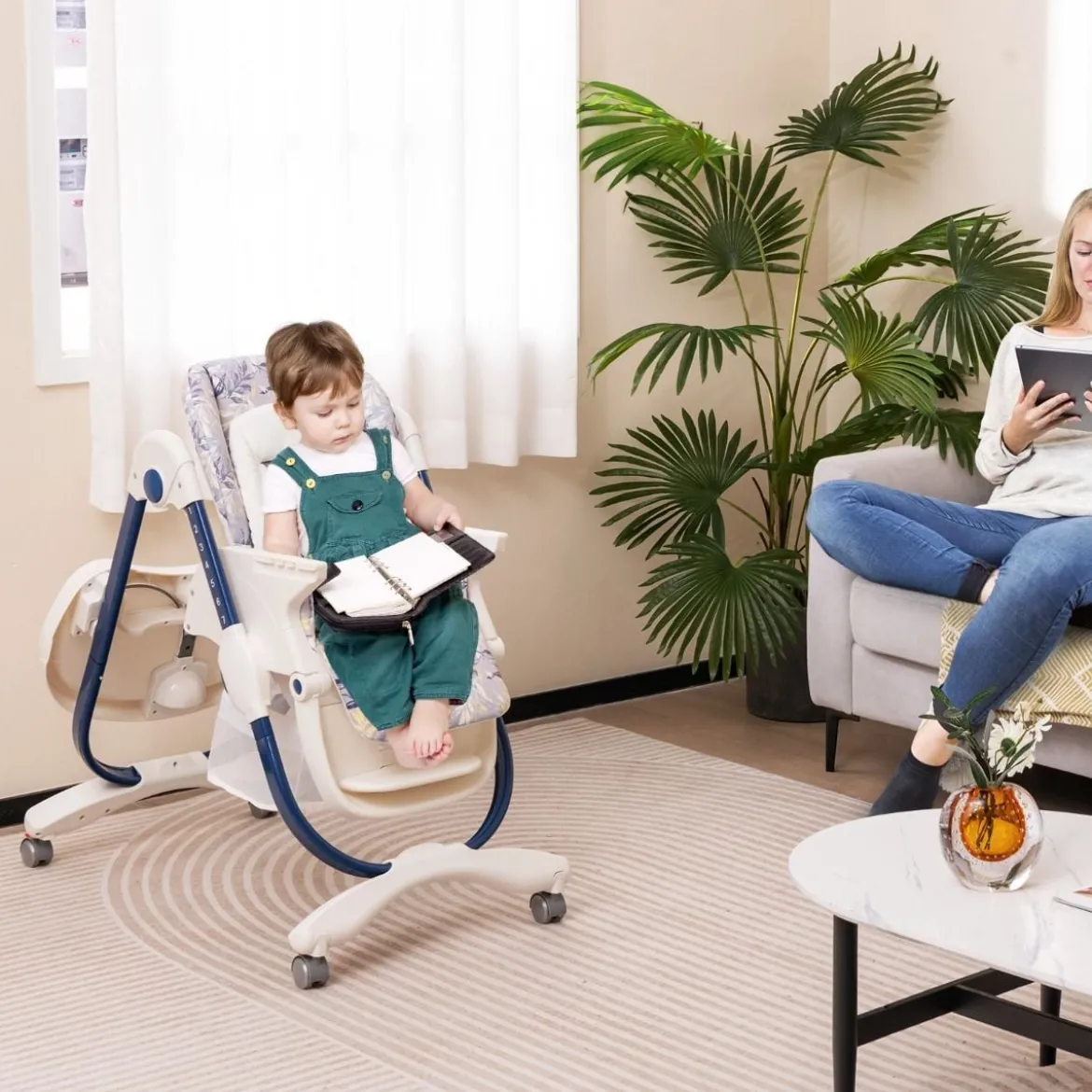 Klappbarer Hochstuhl mit Rädern & Verstellbarer Höhe & Fußstütze & Rückenlehne Babysitz Marineblau