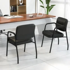 Konferenzstühle 2er Set gepolsterte Besucherstühle mit Armlehnen und Metallrahmen 58 x 56 x 81 cm Schwarz