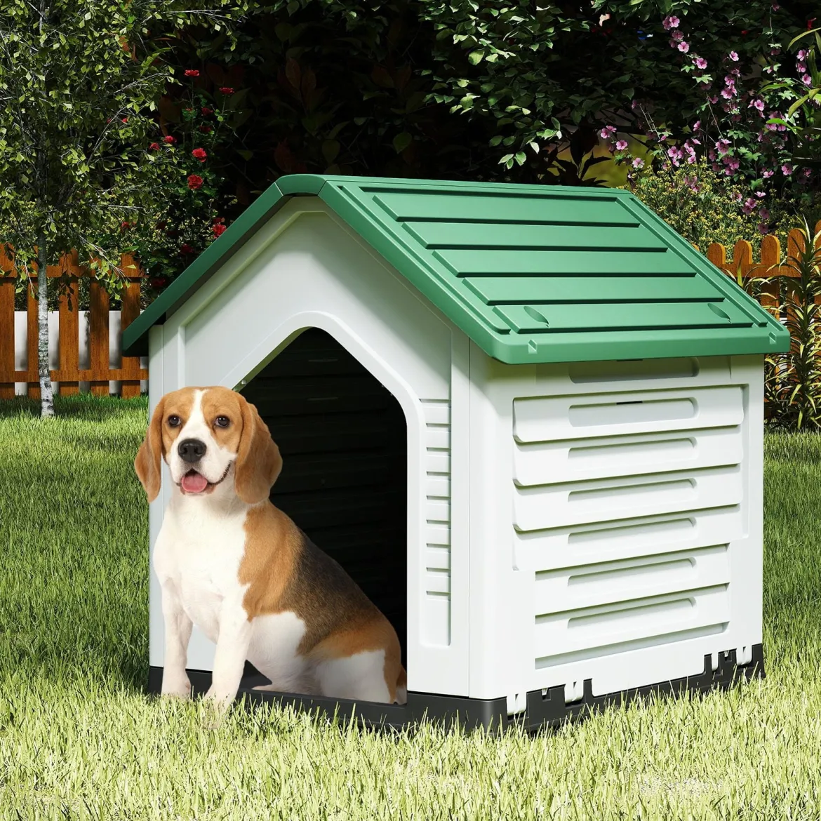 Kunststoff-Hundehütte Tierunterkunft mit abschließbarer Metalltür Belüftungsschlitzen & geneigtem Dach