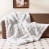 Luxuriöse Kunstpelz-Decke Flauschige Plüsch Kaninchenfell Blasen Decke Beige 178 x 203 cm