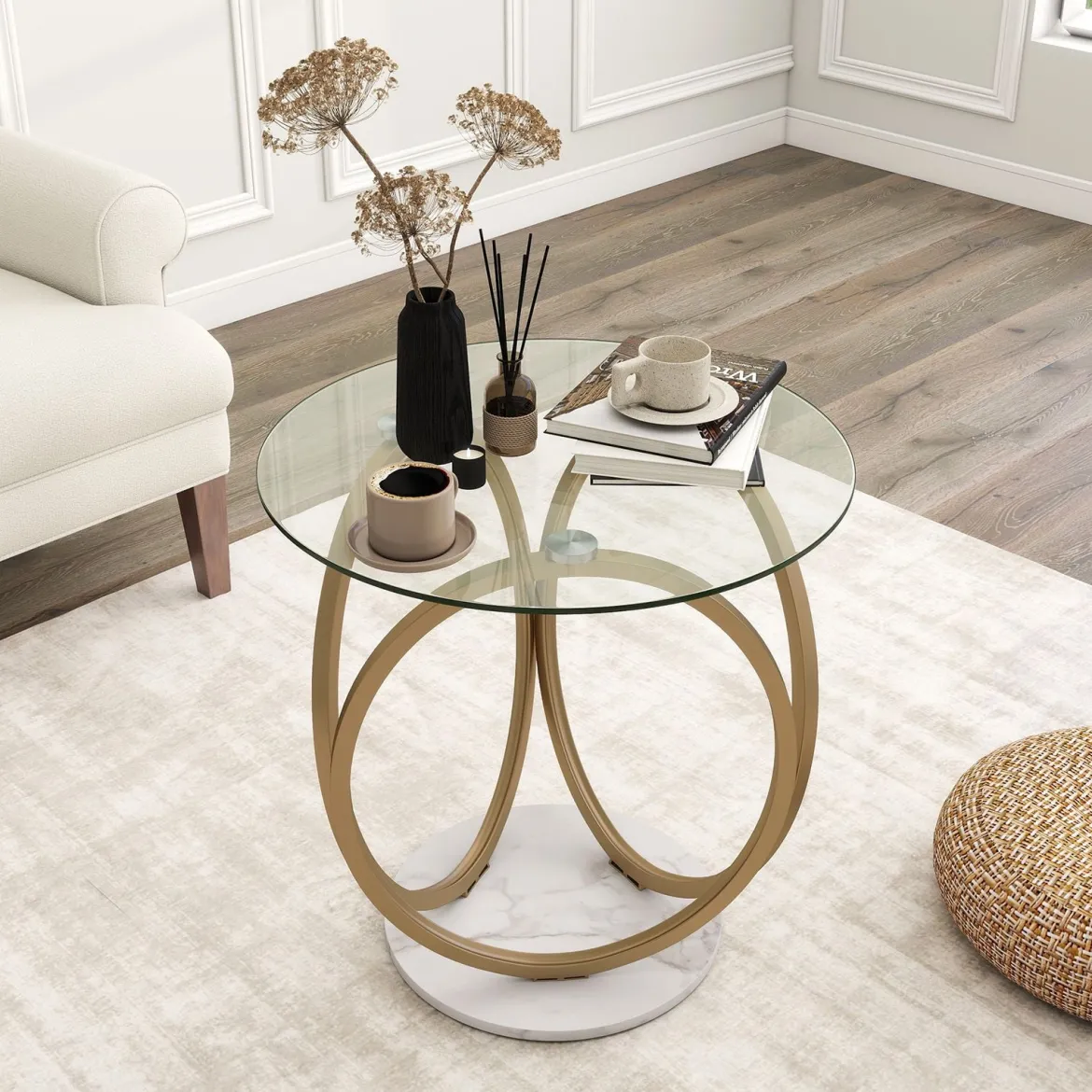 Minimalistischer Glastisch mit Geometrischem Goldfarbenem Metallringgestell Moderner Couchtisch