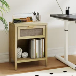 Nachttisch Holz mit Schublade Ladestation Rattanfront & Kippschutz-Set 50 x 38 x 64,5 cm Natur