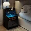 Nachttisch mit LED-Lichtern & Ladestation Beistelltisch mit 2 Schubladen & offenem Fach moderner Nachtschrank Schwarz