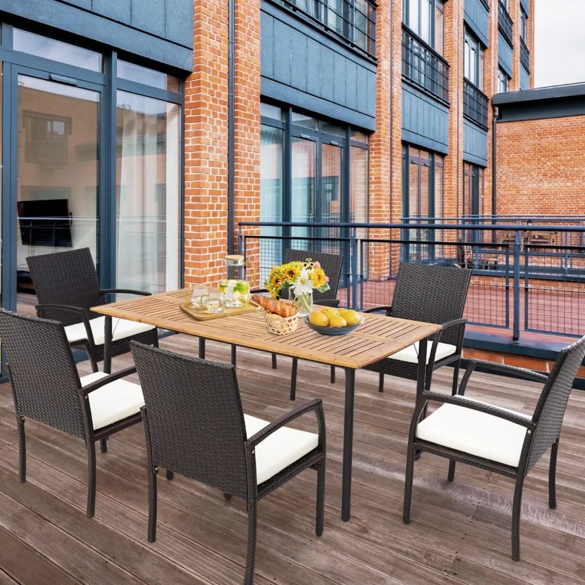 Outdoor-PE-Rattanstühle mit weichen Reißverschlusskissen Rattansessel für Garten