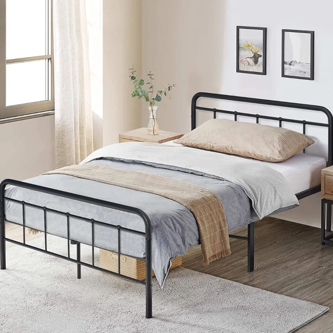Plattformbett aus Metall Hochbelastbares Bettgestell mit Stahllatten 208 x 144 x 101 cm Schwarz