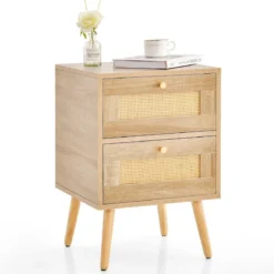 Rattan Nachttisch im Boho-Stil mit 2 Schubladen & Massivholzbeinen Moderner Nachtschrank