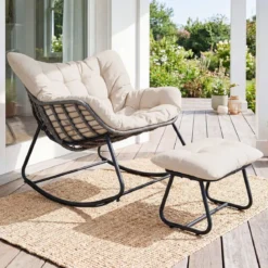 Schaukelstuhl mit Hocker Schaukelsessel mit PE-Rattan & Metallrahmen ergonomischer Relaxsessel