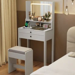 Schminktisch mit Gepolsterter Hocker & Steckdosen & 3 Farbige LED Spiegel Kosmetiktisch