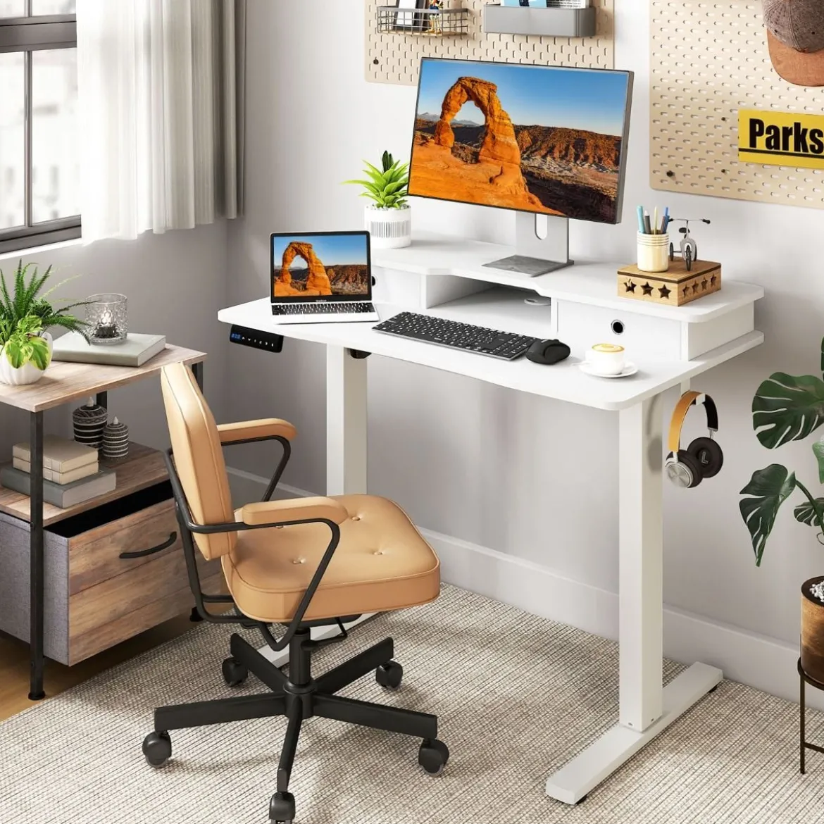 Schreibtisch höhenverstellbar elektrischer Computertisch Stehschreibtisch mit Monitorständer 100 x 60 cm Braun/Weiß