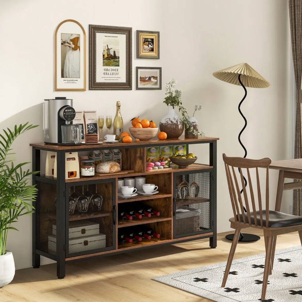 Sideboard mit 2 Metallgittertüren & Offenen Fächern & Weinregalen & Weinglashaltern Braun