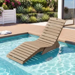 Sonnenliege aus HDPE Ergonomische Gartenliege in S Form Wetterfester Strandliege mit Rollen Braun