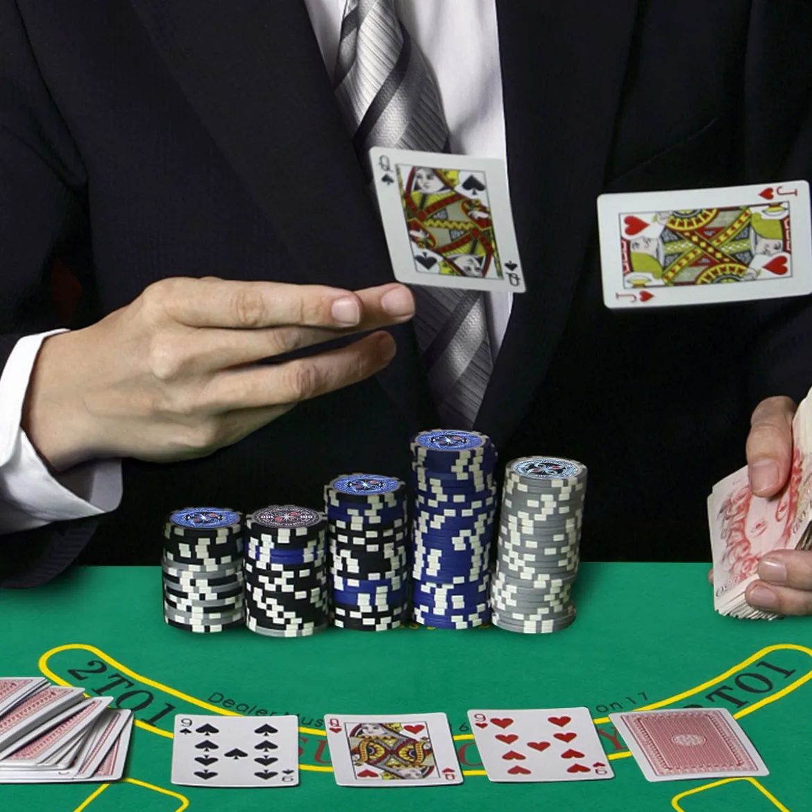 500-teiliges Casino Pokerset mit Chips & Spielkarten & Würfel & Händler-Chips & Tischtuch Silber