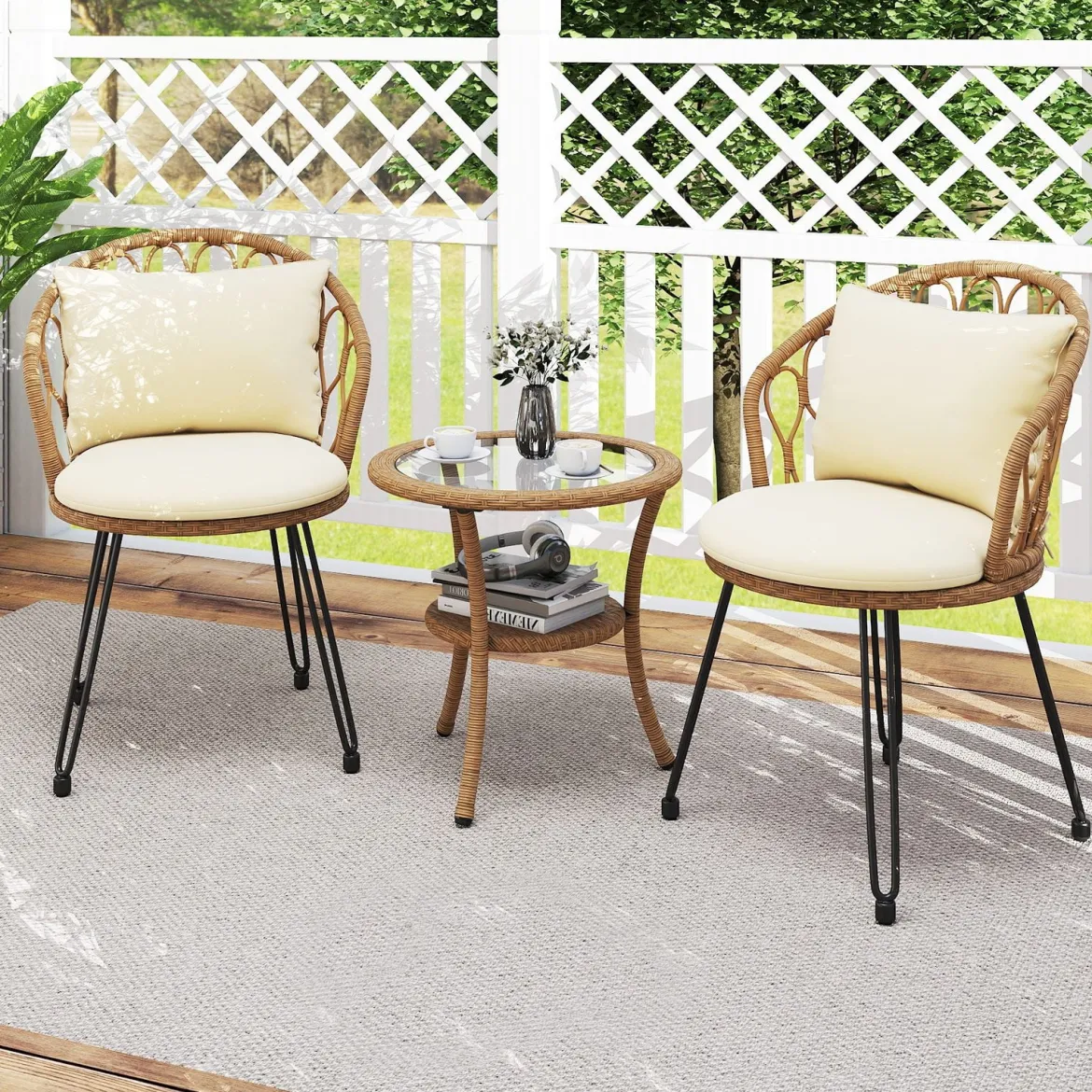3-teiliges PE Rattan Bistro-Set für die Terrasse Outdoor-Set mit Kissen und 2-stöckigem Tisch Beige