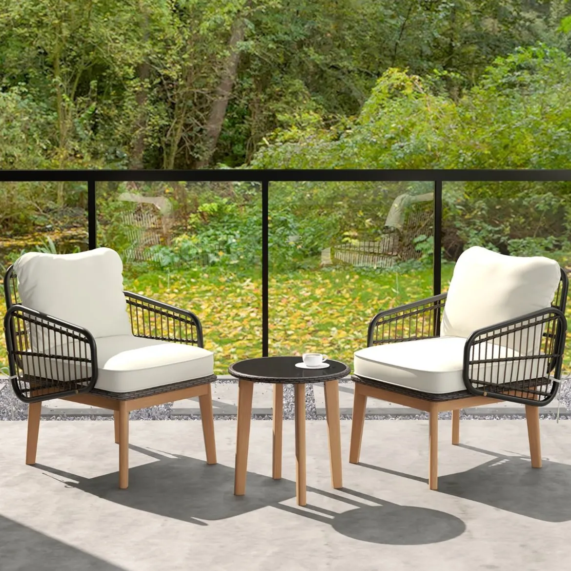 3-teiliges Rattan Terrassenmöbel Set Garten Sitzgarnitur 2 Korbstühle & Glas Beistelltisch & Kissen