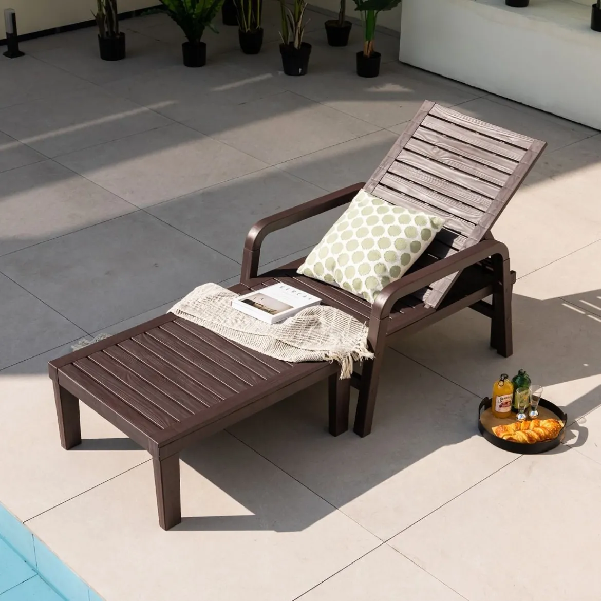 Terrassenliege aus PP Outdoor-Gartenliege mit 5-Fach Verstellbarer Rückenlehne Kaffee