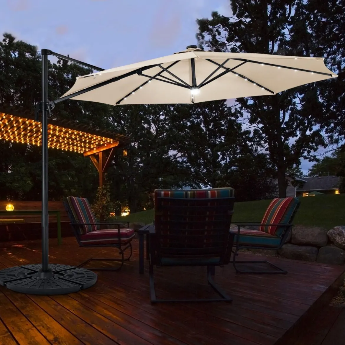 Ø300 Terrassenschirm mit 28 LED-Lichtern & 3 Neigungseinstellungen für Cafés Pools Gärten Beige